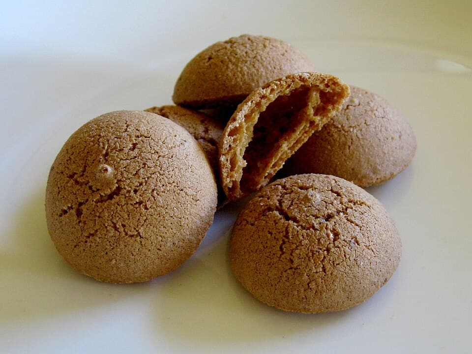 Amaretti, dolce del Piemonte