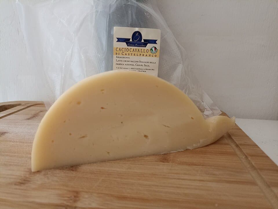 Caciocavallo, formaggio della Basilicata