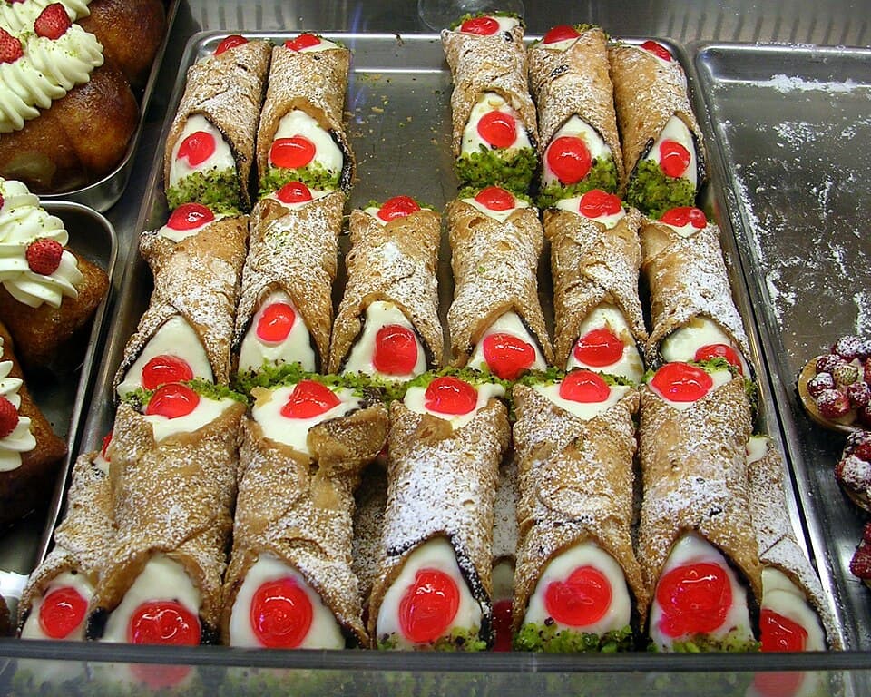 Cannoli siciliani, dolce