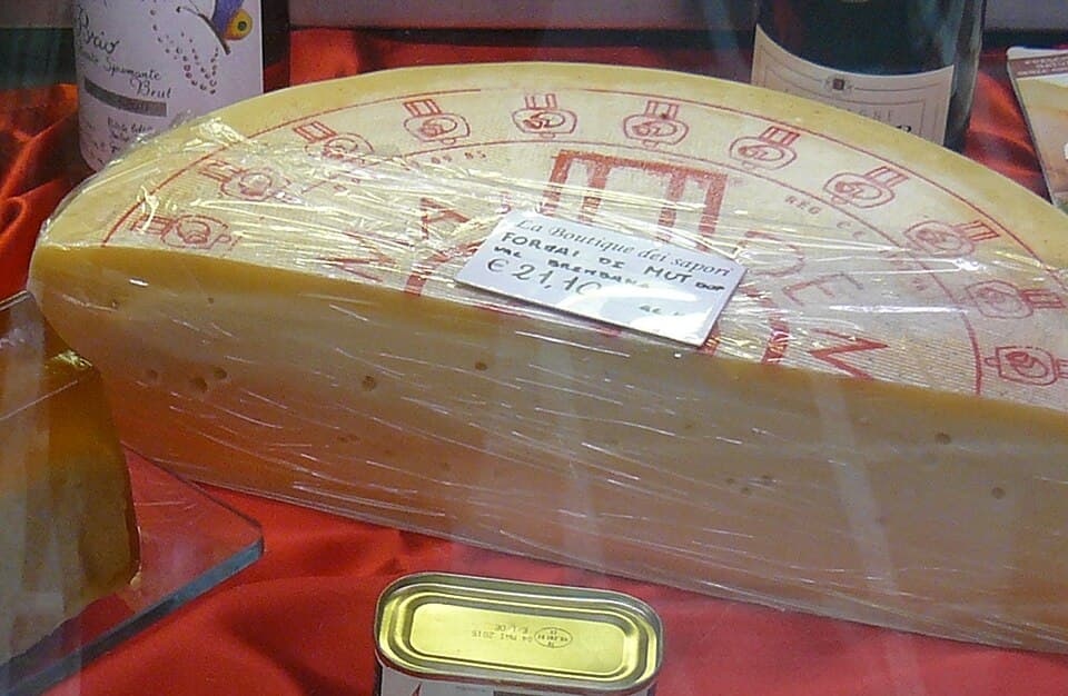 Formai de Mut, formaggio della Lombardia