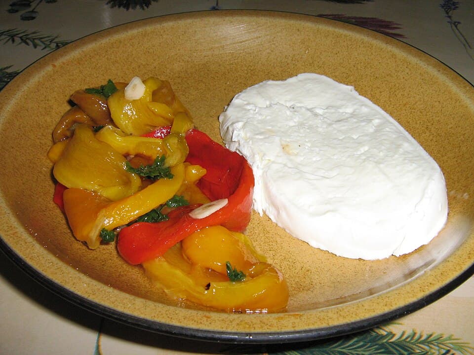Mozzarella di bufala, formaggio della Campania