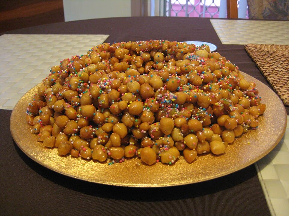 Struffoli, dolce della Campania