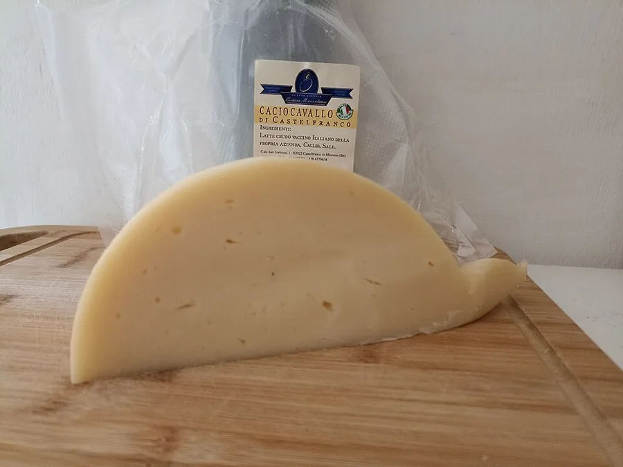 Caciocavallo, formaggio della Basilicata
